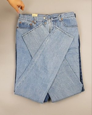 Фотография  989 - Джинсы LEVIS муж #7,6 кг, ЛОТ №7015 оптом в Челябинске и Челябинской области